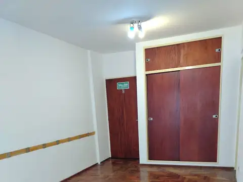 SEGUI, F. 1900, Piso 2