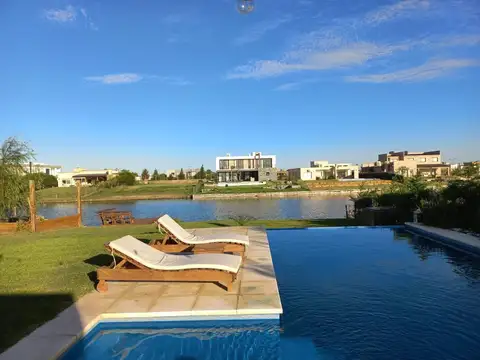 Casa en Alquiler Temporal en San Sebastian, USD 5.500