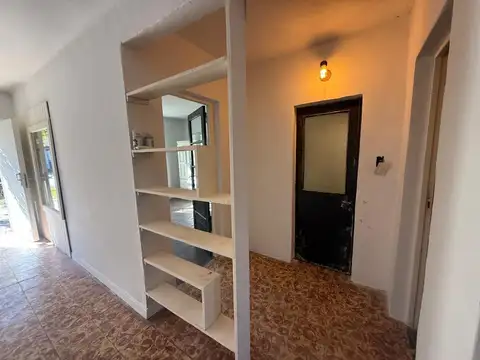 VENTA DE CASA IDEAL 2 FAMILIAS O INVERSOR EN ESCOBAR CENTRO CON GRAN TERRENO GARAGE Y QUINCHO