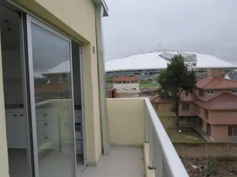 Depto Tipo Casa en Venta 8 años