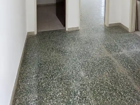 CASA EN VENTA 3 DORMITORIOS BARRIO LAS FLORES ESCR