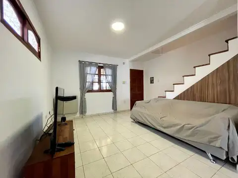 Depto Tipo Casa en Venta en Tolosa, USD 78.000