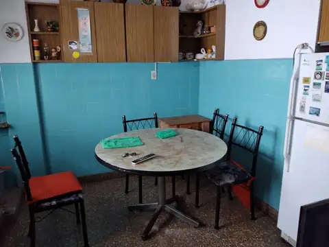 3 amb. sobre calle Mitre