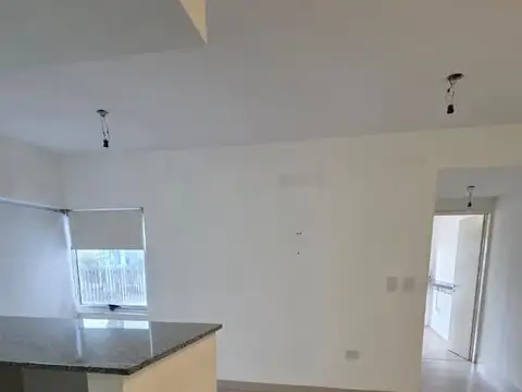 Departamento en Alquiler en Temperley, $ 600.000