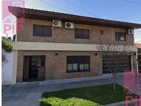 CASA EN VENTA DE 5 AMBIENTES!!