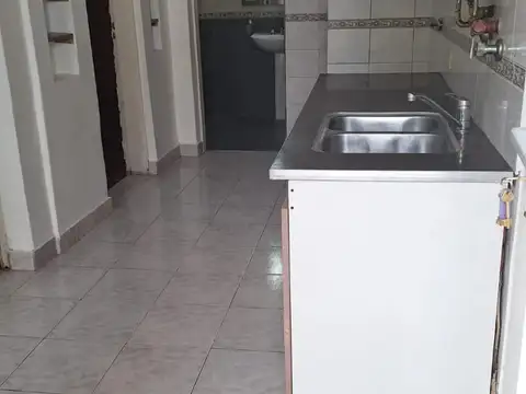 Alquiler departamento Dos Ambientes Tipo casa al frente en Quilmes Oeste