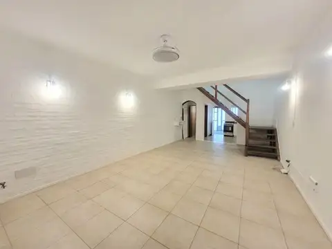 Depto Tipo Casa 4 ambientes con 1 baño