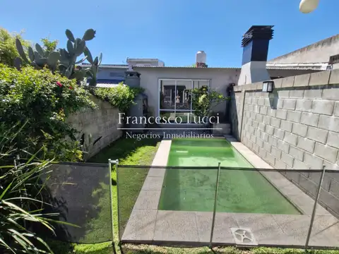 Depto Tipo Casa en Venta en Ituzaingo, USD 210.000