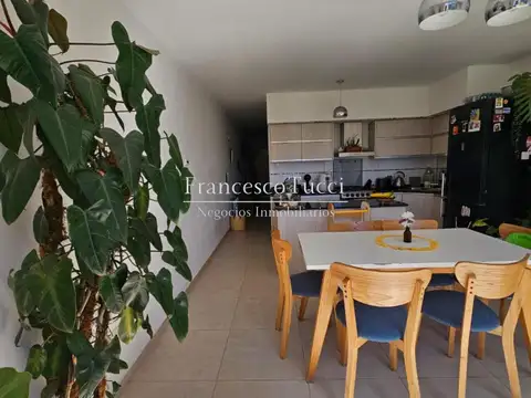 Depto Tipo Casa en Venta con 2 cocheras