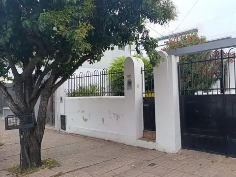 Venta Casa 3 habitaciones 25 de Mayo y Necochea