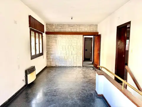 ALQUILER CASA  3 DORMITORIOS C/ TERRAZA EN ABASTO