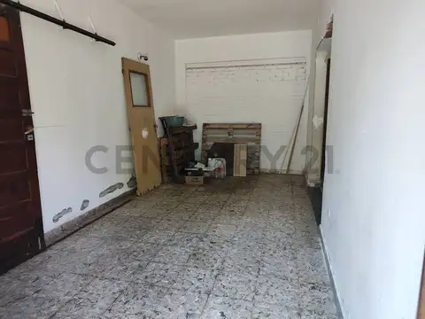 España 4400, Piso 0