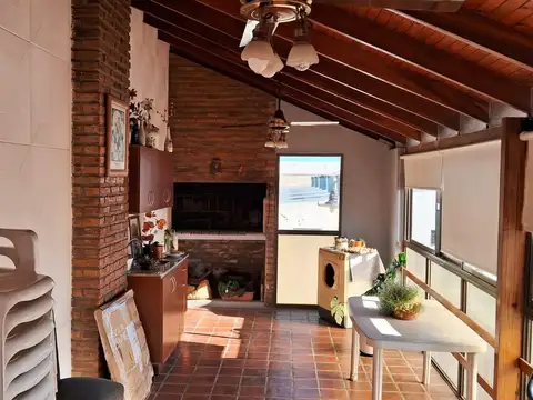 Casa en Venta con 4 cocheras