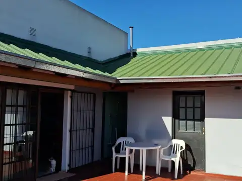 Casa 6 ambientes con 2 baños