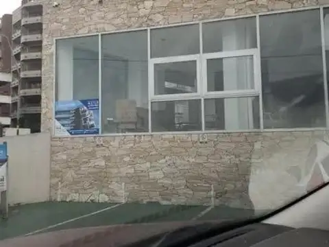Avenida Fortunato de la Plaza y Avenida de los Trabajadores