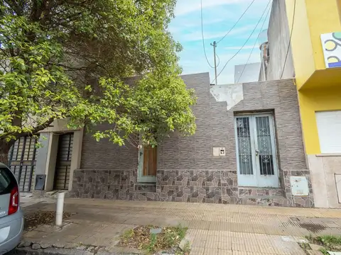 VENTA CASA 3 DORM A METROS DE AV FREYRE