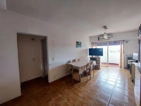 Av Gaona 2200, Piso 8°