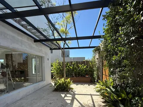 Casa 6 ambientes con 3 baños