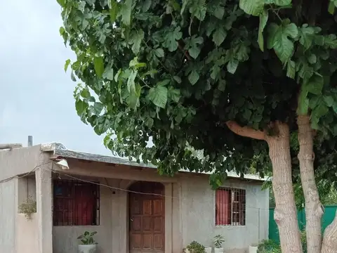 VENTA 2 CASAS COLONIA SEGOVIA GUAYMALLÉN MZA.