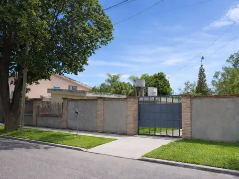 CASA CON 2 VIVIENDAS EN VENTA EN B° LOS IMIGRANTES