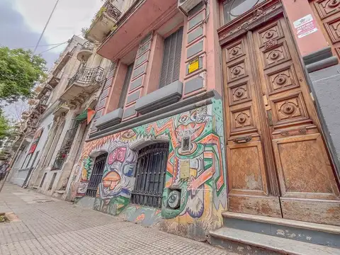 PH TIPO CASA EN VENTA SAN TELMO 300 M PATIO SOTANO