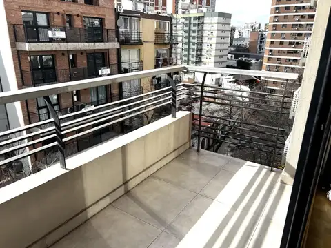Monoambiente en Venta en Caballito Al Frente con Balcón