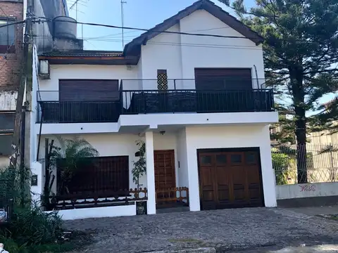 CASA DE 4 AMBIENTES EN DOS PLANTAS EN MUÑIZ