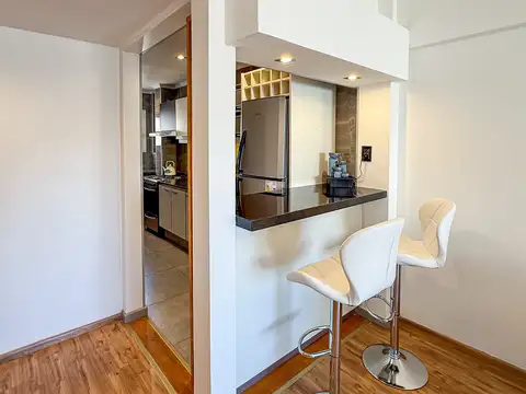 3 AMBIENTES CON COCHERA. PLAZA MITRE.