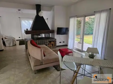 Casa en Venta con 4 cocheras