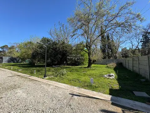VENTA TERRENOS EN BARRIO- LISANDRO DE LA TORRE