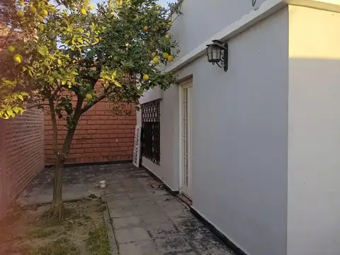 Depto Tipo Casa en Alquiler 40 años