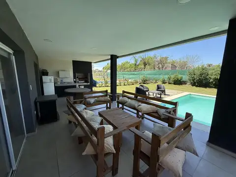 Casa en Venta en Pilar Del Este, USD 189.000