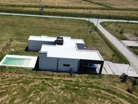 Casa en Venta con 6 cocheras