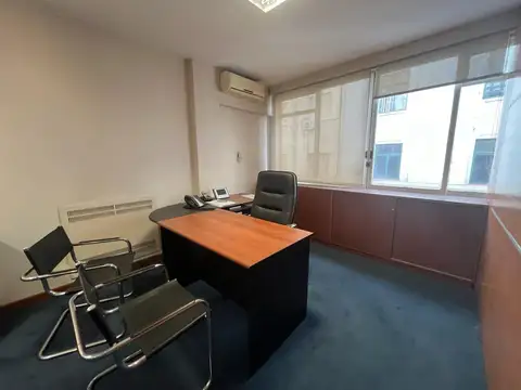 Oficina en  Venta piso entero de 180 metros en excelente estado.