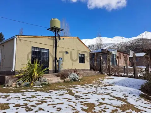 Casa 6 ambientes con 2 baños