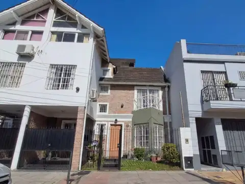 VENTA CASA TRIPLEX 4 AMB HAEDO GARAGE PLAYROOM