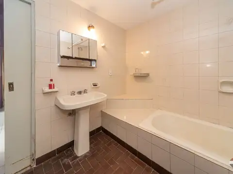 Depto Tipo Casa en Venta 49 años
