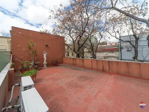 VENTA PH 2 AMBIENTES ALMAGRO CON COCHERA Y TERRAZA
