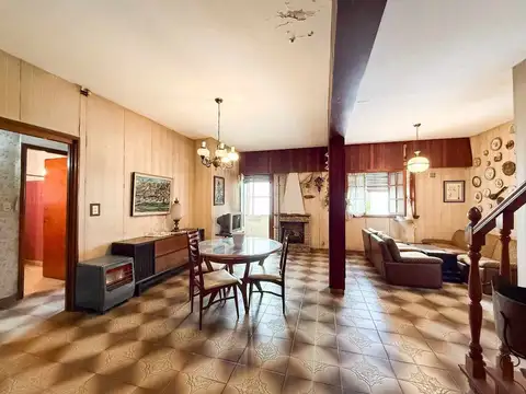 Depto Tipo Casa 5 ambientes con 2 baños