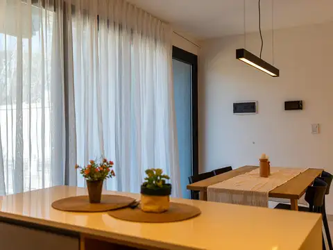 Departamento en venta en Fisherton 2 dormitorios c/patio, pileta y  parrillero