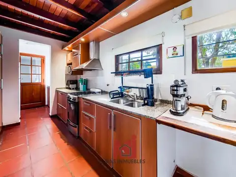 Casa 5 ambientes con 3 baños