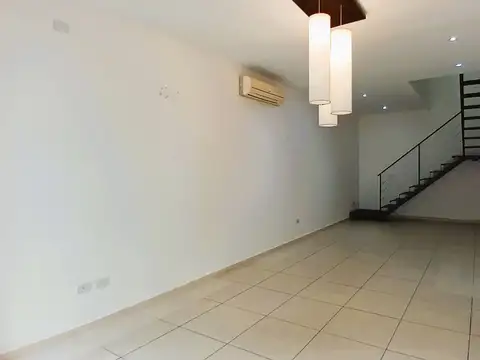 Local en Alquiler en La Plata, $ 1.400.000