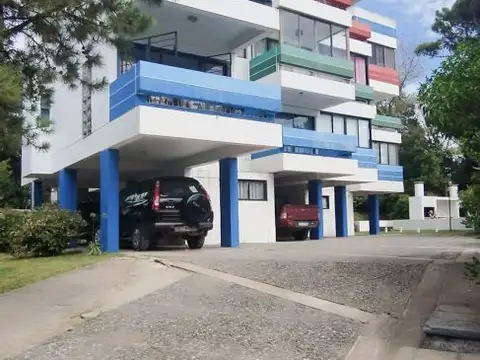 Alameda 206 900, Piso 1