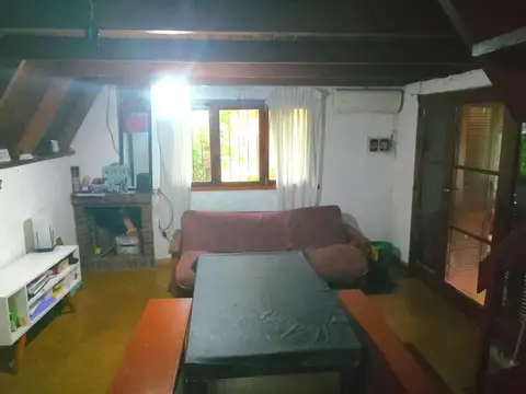 Casa 2 ambientes con 1 baño