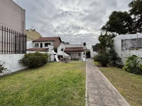 Venta de Casa APTO 2 FAMILIAS con local al frente,  en Lado Norte, Caseros