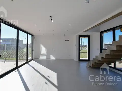 Casa 6 ambientes con 3 baños