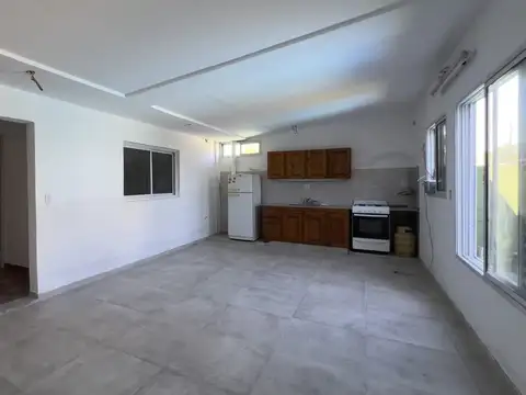 Casa 3 ambientes con 1 baño