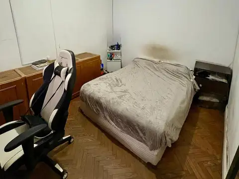 Casa de 2 dormitorios a reciclar con jardín en venta en Rosario - Zona sur