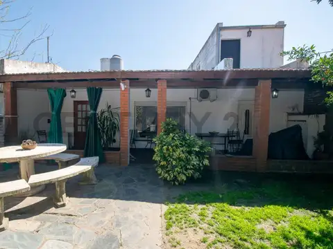 CASA EN VENTA EN LOS HORNOS 5 DORMITORIOS CON PARQUE PARRILLA QUINCHO