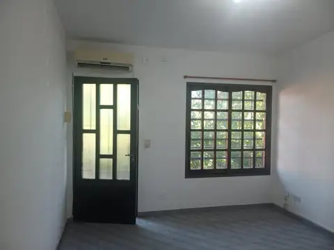 Liniers 1200, Piso 1